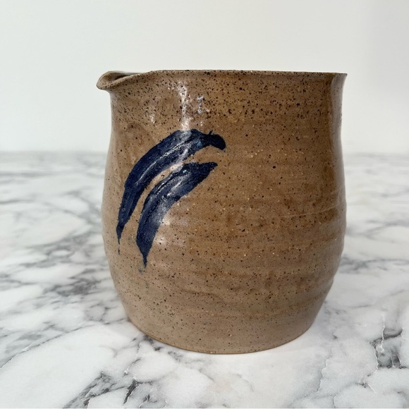 Vintage studio signed Suzanne pottery pitcher blue primitive - Picture 6 of 11